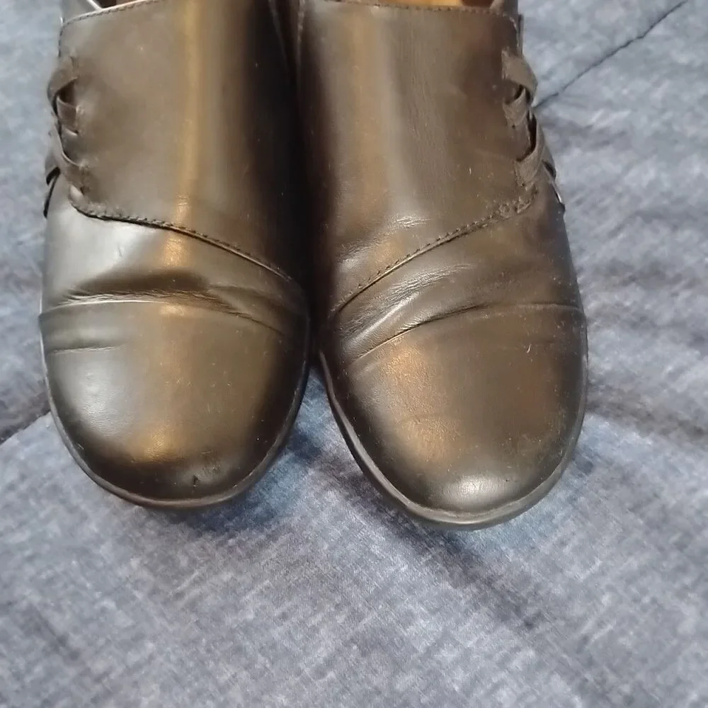 Clarks Collection Black Leather Slip-on Shoes Womens Size 9 Soft Cushion